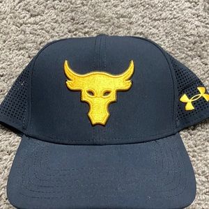 UNDER ARMOUR HAT
